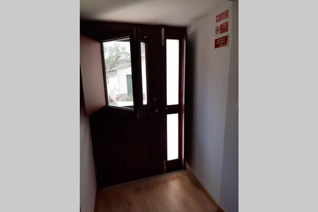 Aurora Papas Apartment Provesende Екстериор снимка