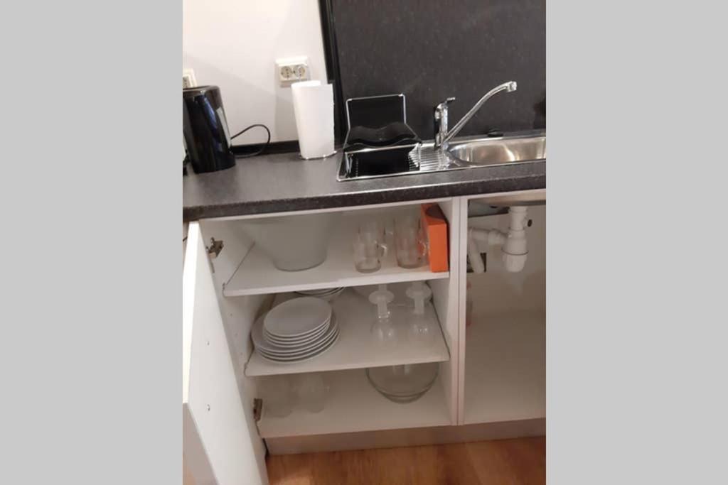Aurora Papas Apartment Provesende Екстериор снимка